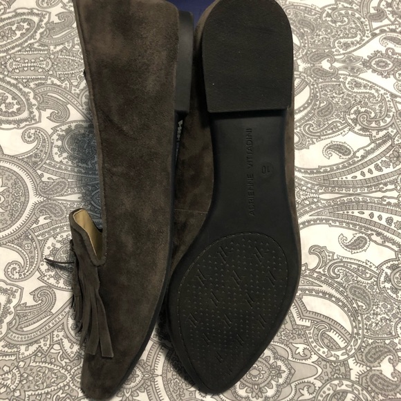⬇️ Adrienne Vittadini grey suede flats - Picture 7 of 7